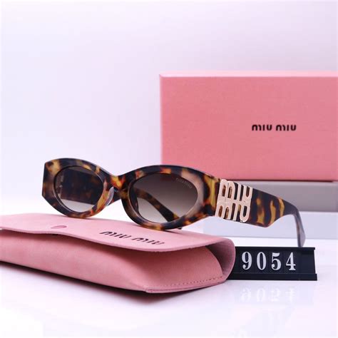 Солнцезащитные очки женские Miu Miu – купить в интернет .